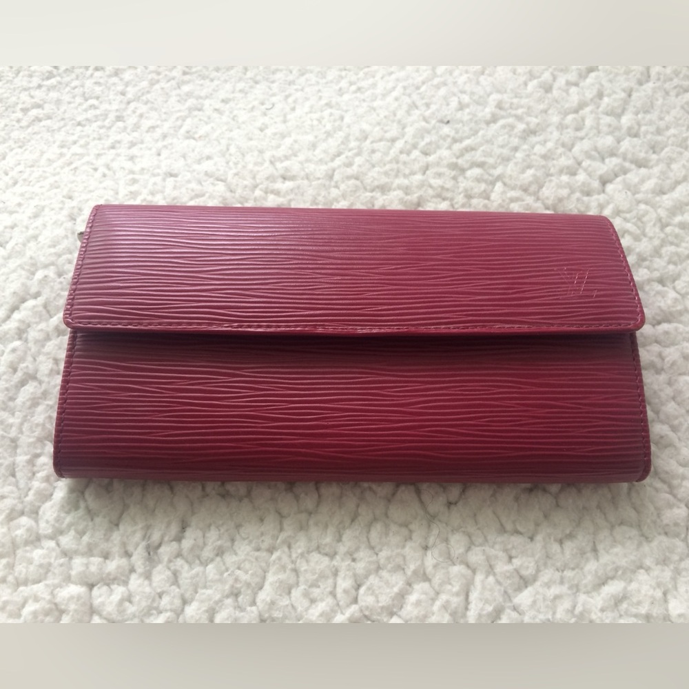 Louis Vuitton Fuchsia Epi Leather Sarah Wallet